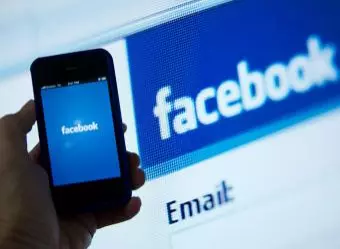 Facebook permite hacer llamadas gratuitas desde Internet